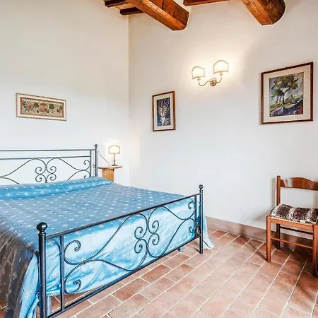 Pet Friendly In Cetona With Kitchen